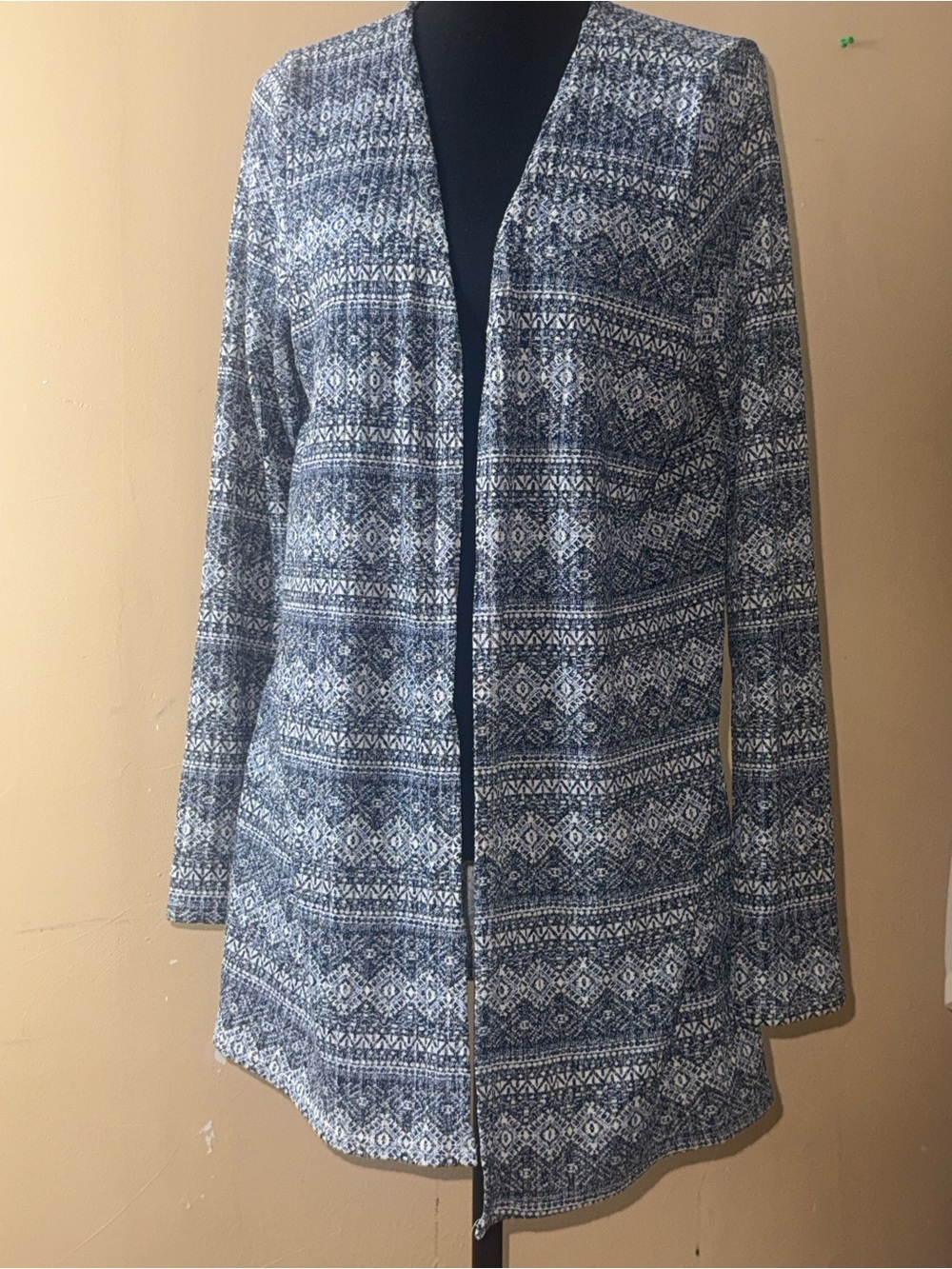 Charlotte Russe Blue & White Open-Front Patterned Cardigan
